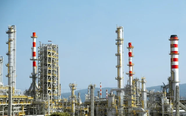 Industrial process plant and towers